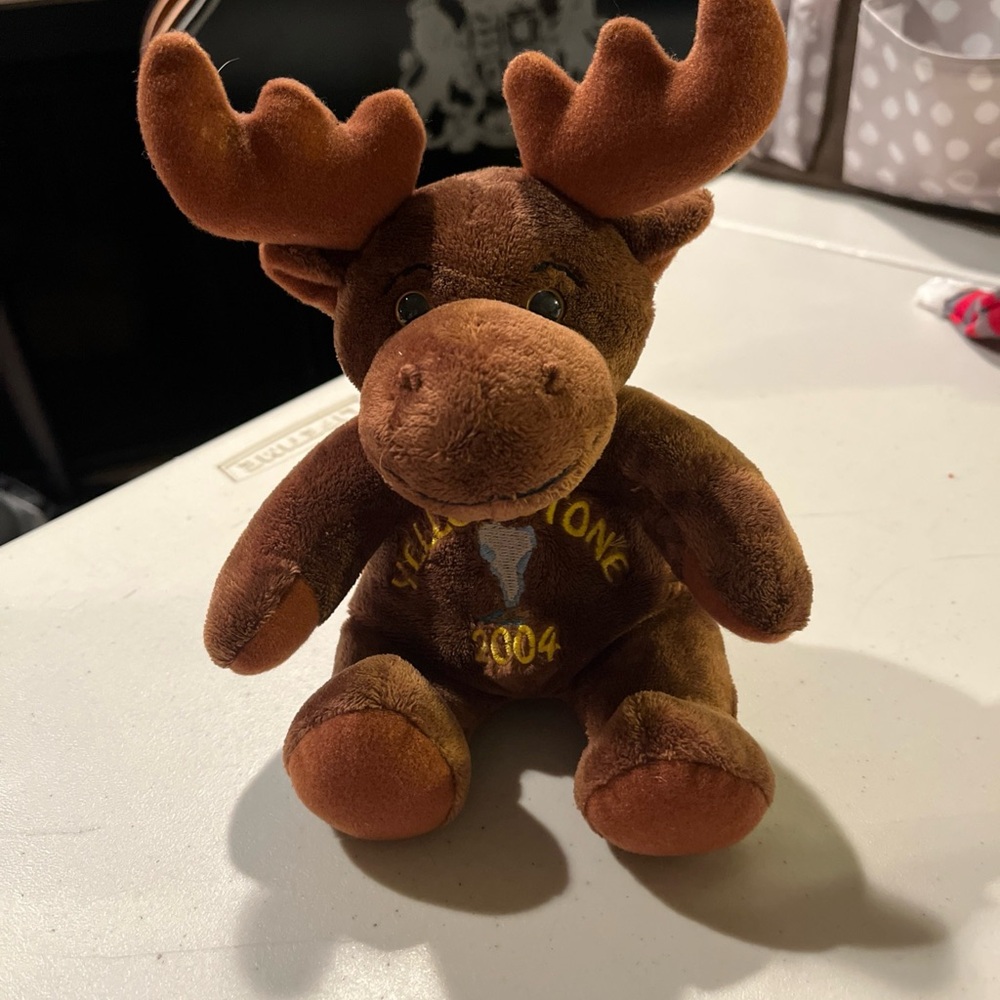 Brown Moose Plush Toy. Yellow stone  2004. Good shape